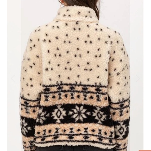 Patterned Sherpa Quarter Zip NEW WITH TAGS - Picture 2 of 7